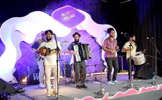 Palco Tabajara FM com Os Fulano