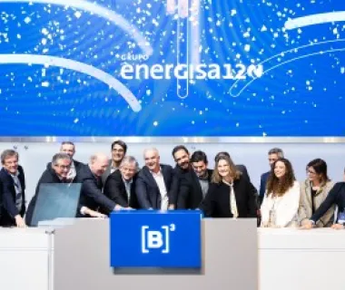 Energisa celebra 120 anos com toque de campainha na B3 