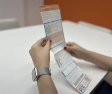 Conta de luz divulga 180 e reforça combate à violência contra a mulher