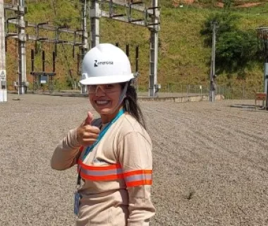 Dia do eletricista: mulheres crescem na profissão e renovam setor