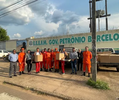 Energisa faz doação para escola de RO que não tinha computadores sufic