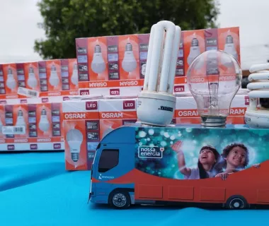 Mutirão faz troca de lâmpadas de graça em Tangará da Serra