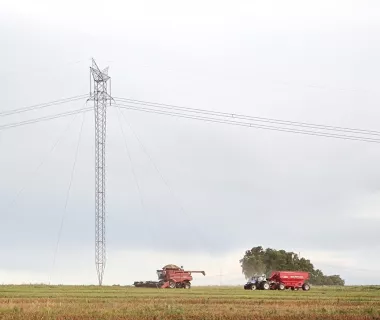 Mato Grosso: acidentes de máquinas agrícolas com rede elétrica afetam 