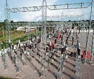 Calor e aumento de clientes ligados na rede fazem consumo de energia b
