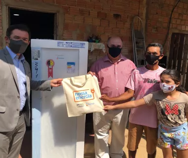 Energisa alcança marca de 100 mil cadastrados na tarifa social de ener Energisa alcança marca de 100 mil cadastrados na tarifa social de ener