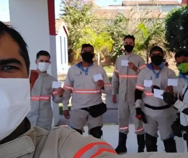 Empresas incentivam funcionários a se vacinarem contra a covid-19 em M