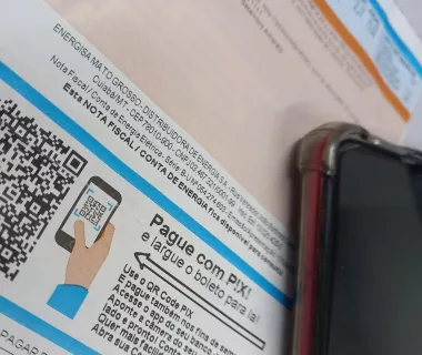 Pagamento por PIX pode garantir 1 ano de conta de luz grátis