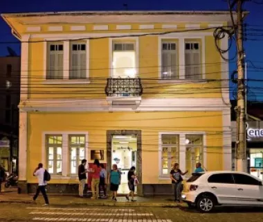 Usina Cultural Energisa Nova Friburgo reabre com exposição e teatro
