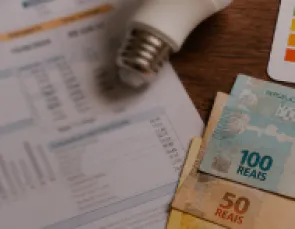 Artigo: O que o Brasil precisa fazer para aliviar a conta de luz