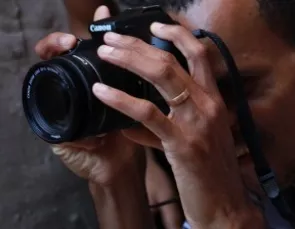 Escola de Fotógrafos Cegos: muito além da imagem