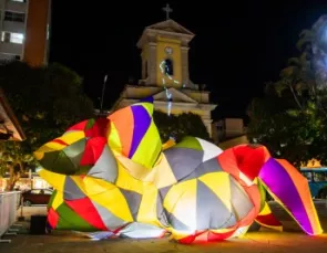 Festival LUMI transforma Nova Friburgo em um espetáculo de luz e cor