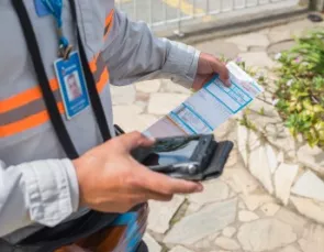 Clientes Energisa podem pagar recarga de celular na conta de luz Clientes Energisa podem pagar recarga de celular na conta de luz