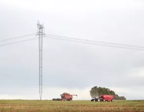 Mato Grosso: acidentes de máquinas agrícolas com rede elétrica afetam 