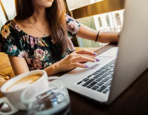 Está trabalhando de casa? Saiba como economizar energia