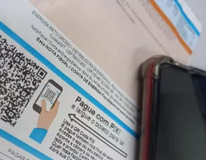 Pagamento por PIX pode garantir 1 ano de conta de luz grátis