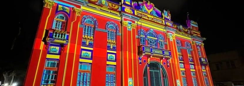 Projeção mapeada na fachada do Palácio do Governo, na Praça Fausto Cardoso