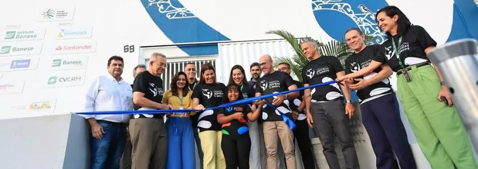 Corte de fita para inauguração da nova sede da OJSE