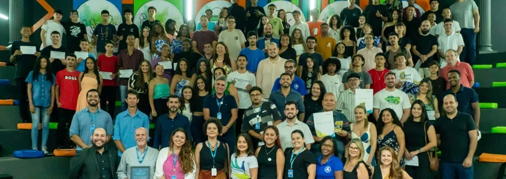 Público da segunda formatura do programa Meu Primeiro Site