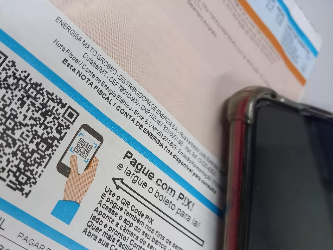Pagamento por PIX pode garantir 1 ano de conta de luz grátis