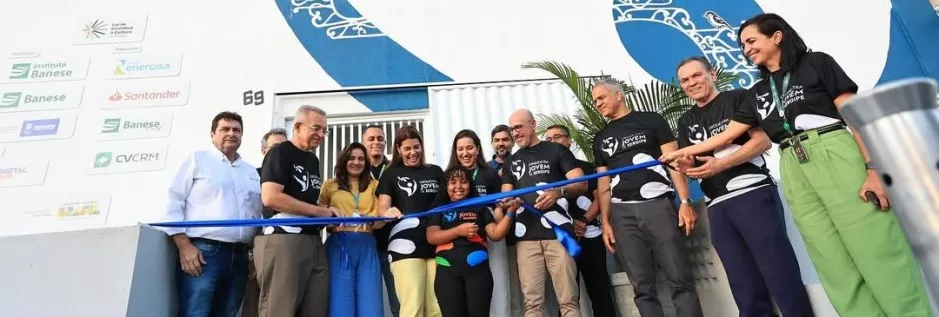 Corte de fita para inauguração da nova sede da OJSE