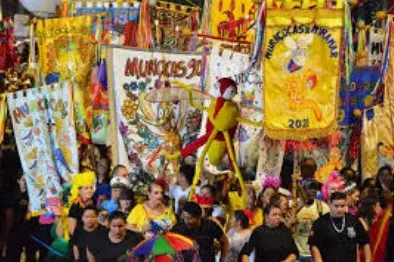 Exposição Muriçocas do Miramar: 40 anos de arte e estandartes na Galeria de Arte 